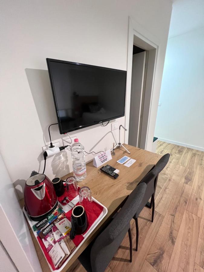 Grand Park & Bllok Area Rooms Тирана Экстерьер фото