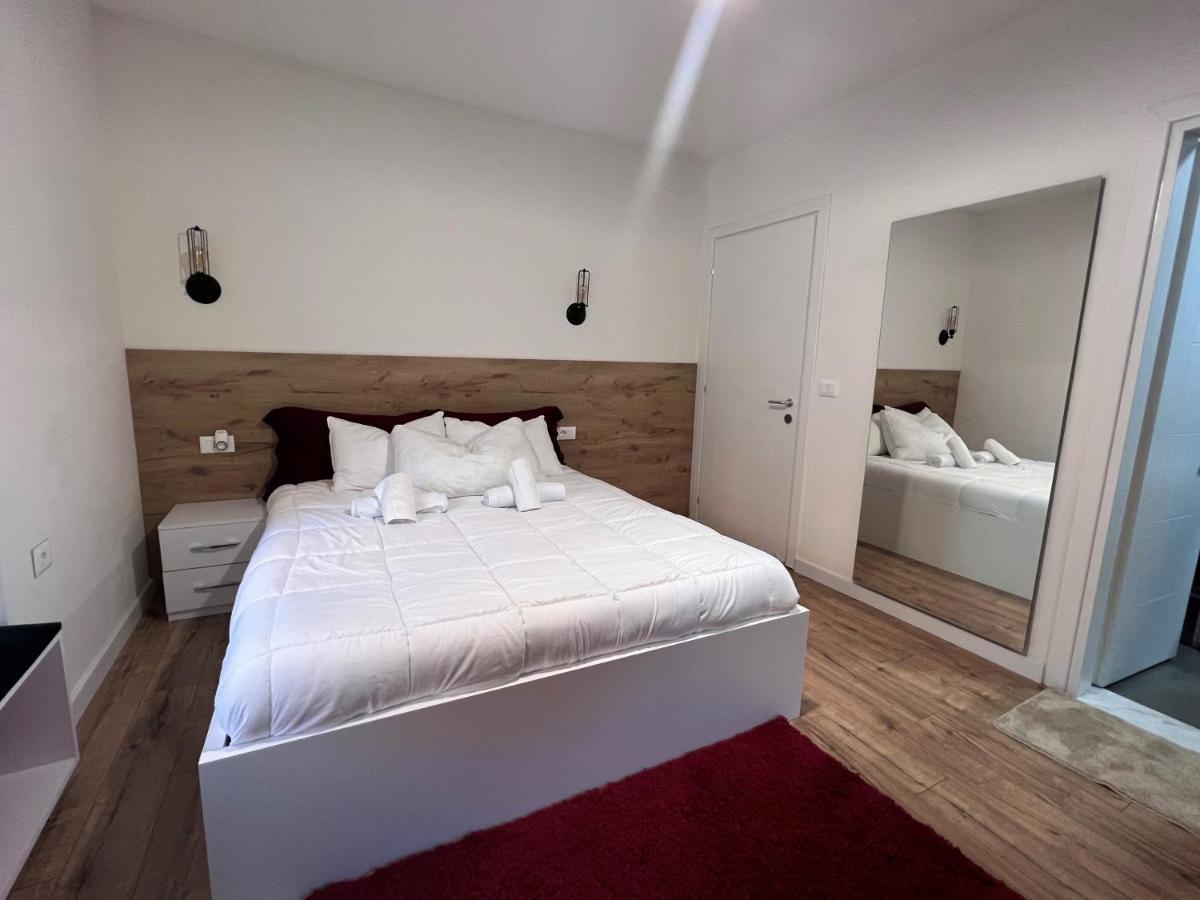 Grand Park & Bllok Area Rooms Тирана Экстерьер фото
