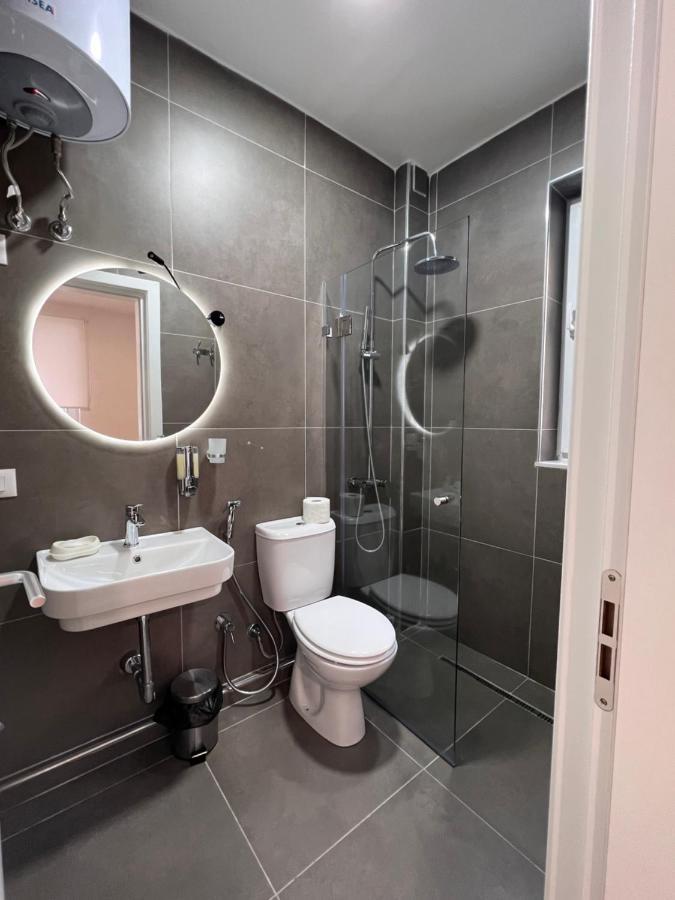 Grand Park & Bllok Area Rooms Тирана Экстерьер фото