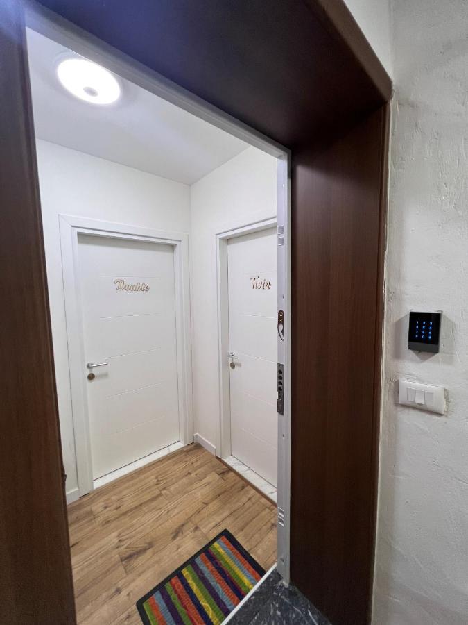 Grand Park & Bllok Area Rooms Тирана Экстерьер фото